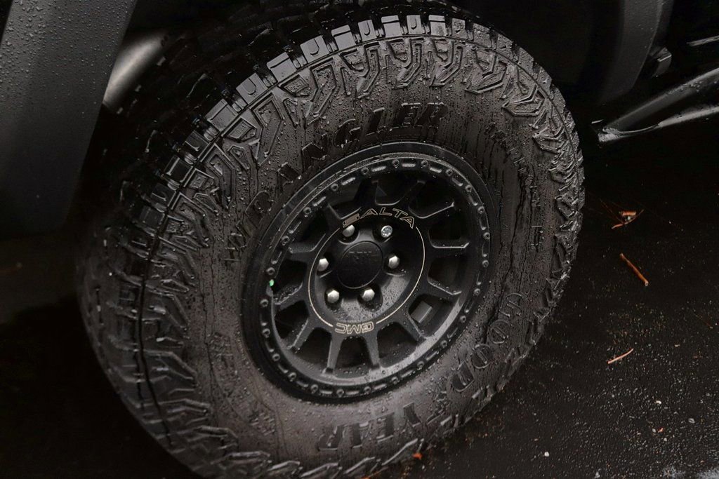 New 2024 GMC Canyon AT4X w/ AT4X AEV Edition image 6