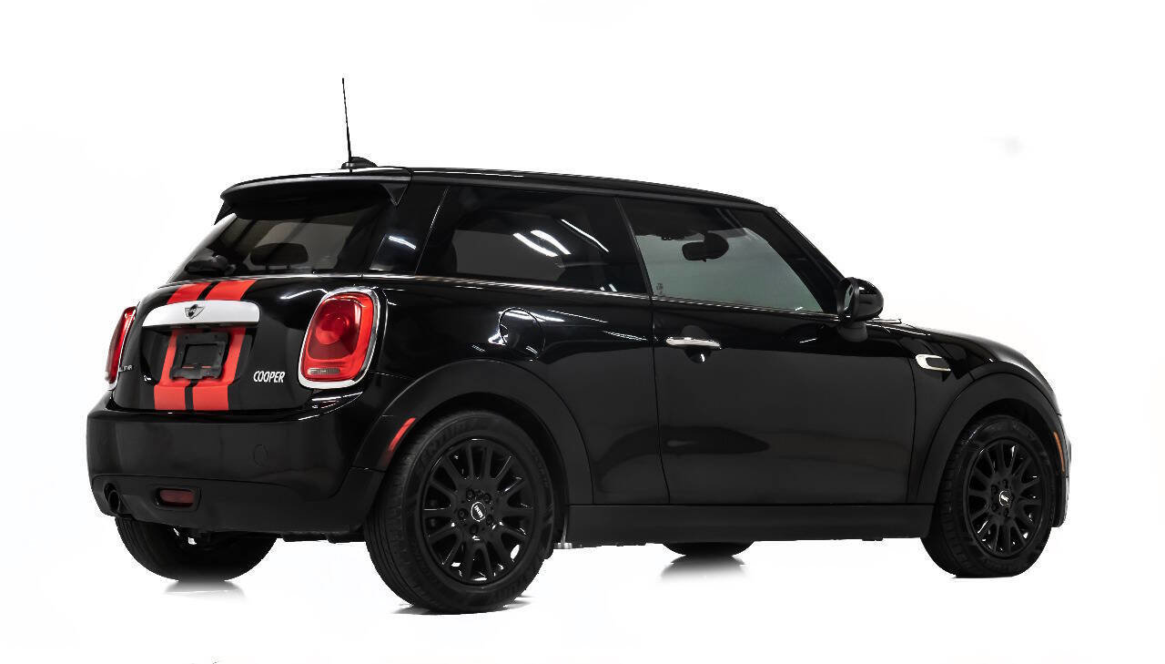 Used 2015 MINI Cooper 2-Door Hardtop image 3