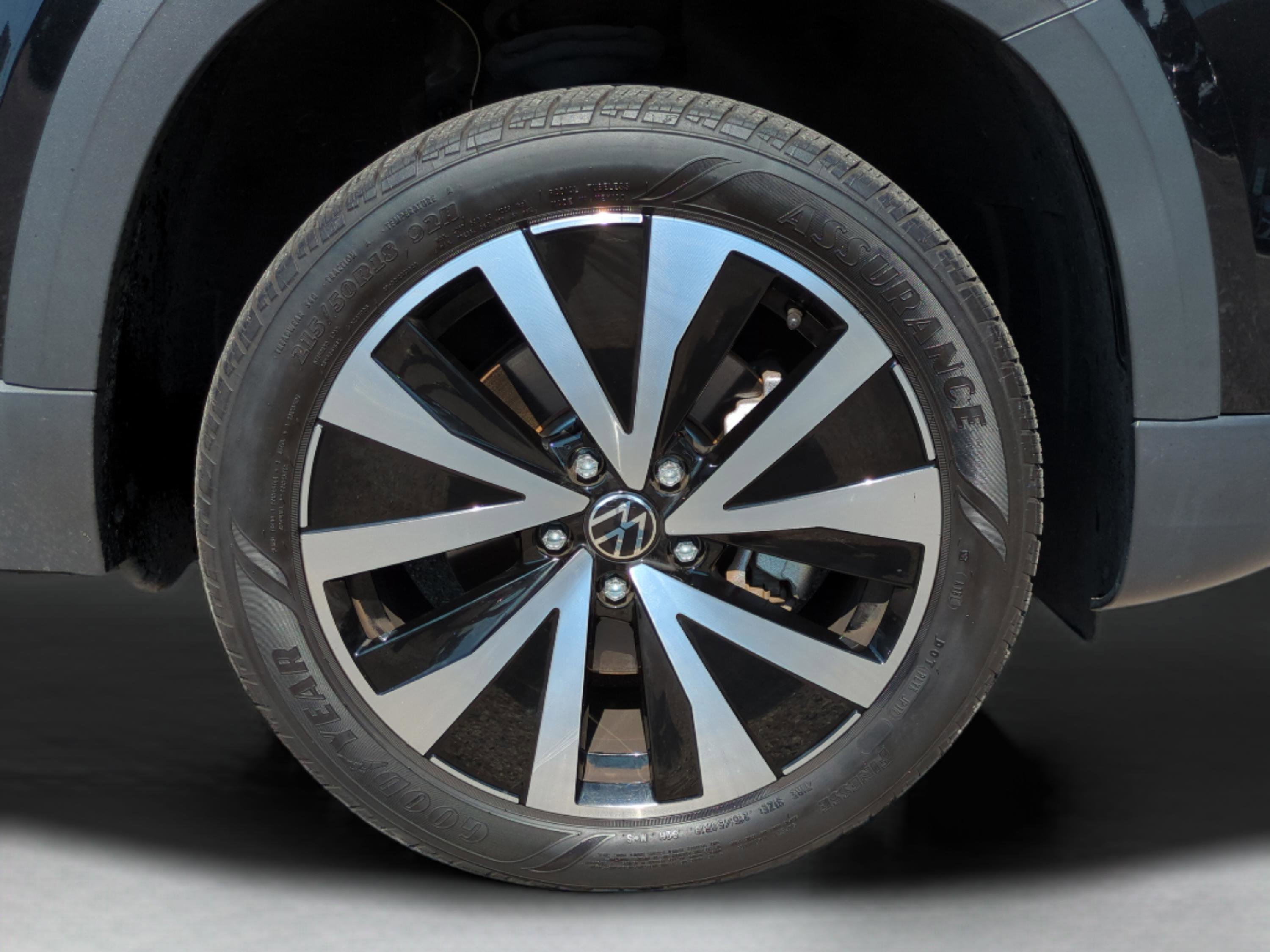 Used 2023 Volkswagen Taos SE image 10