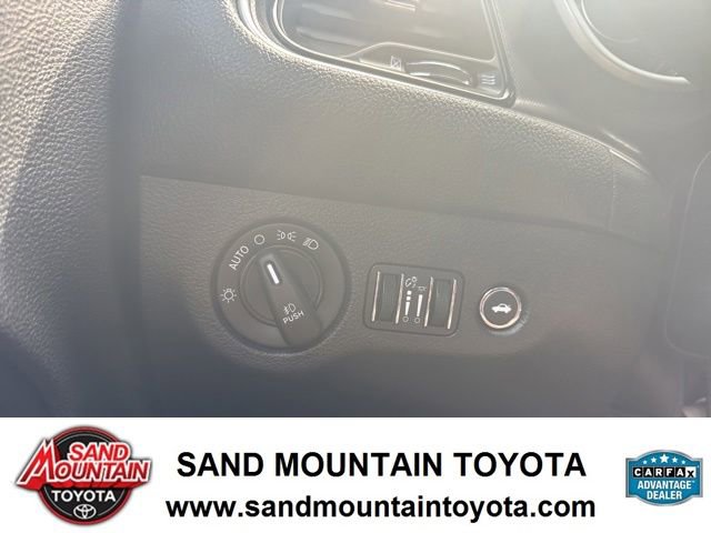 Used 2015 Dodge Challenger SXT Plus w/ Technology Group RWD image 14