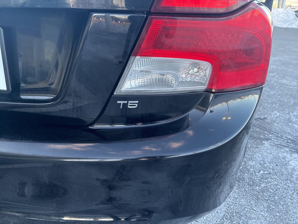 Used 2011 Volvo C70 T5 image 4