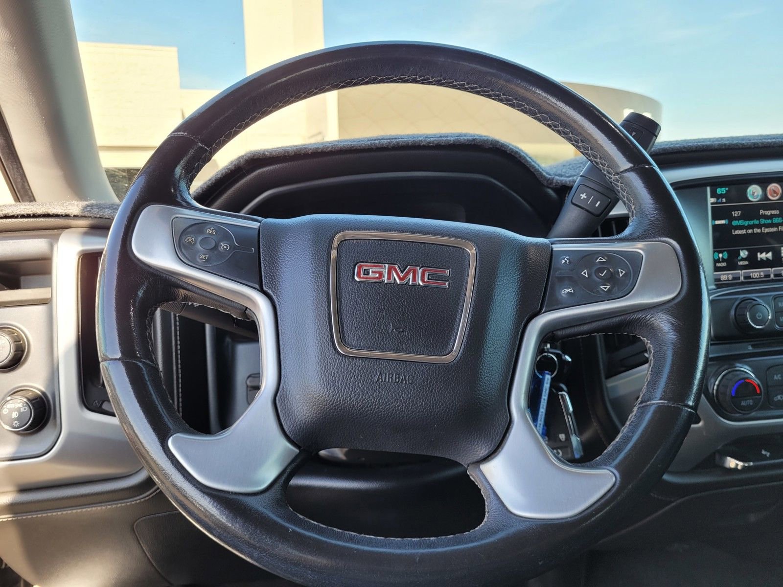 Used 2018 GMC Sierra 1500 SLT image 32