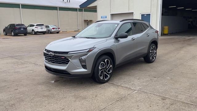 Used 2025 Chevrolet Trax RS w/ Driver Confidence Package image 4