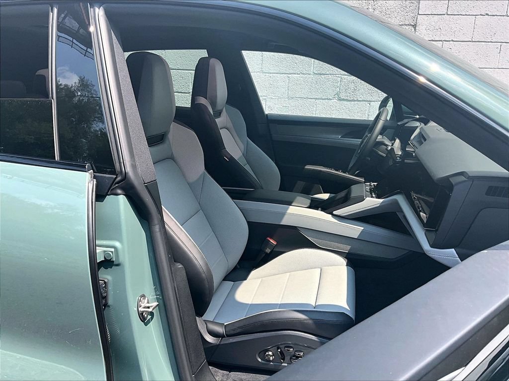 Used 2026 Porsche Cayenne Electric AWD/4WD image 10