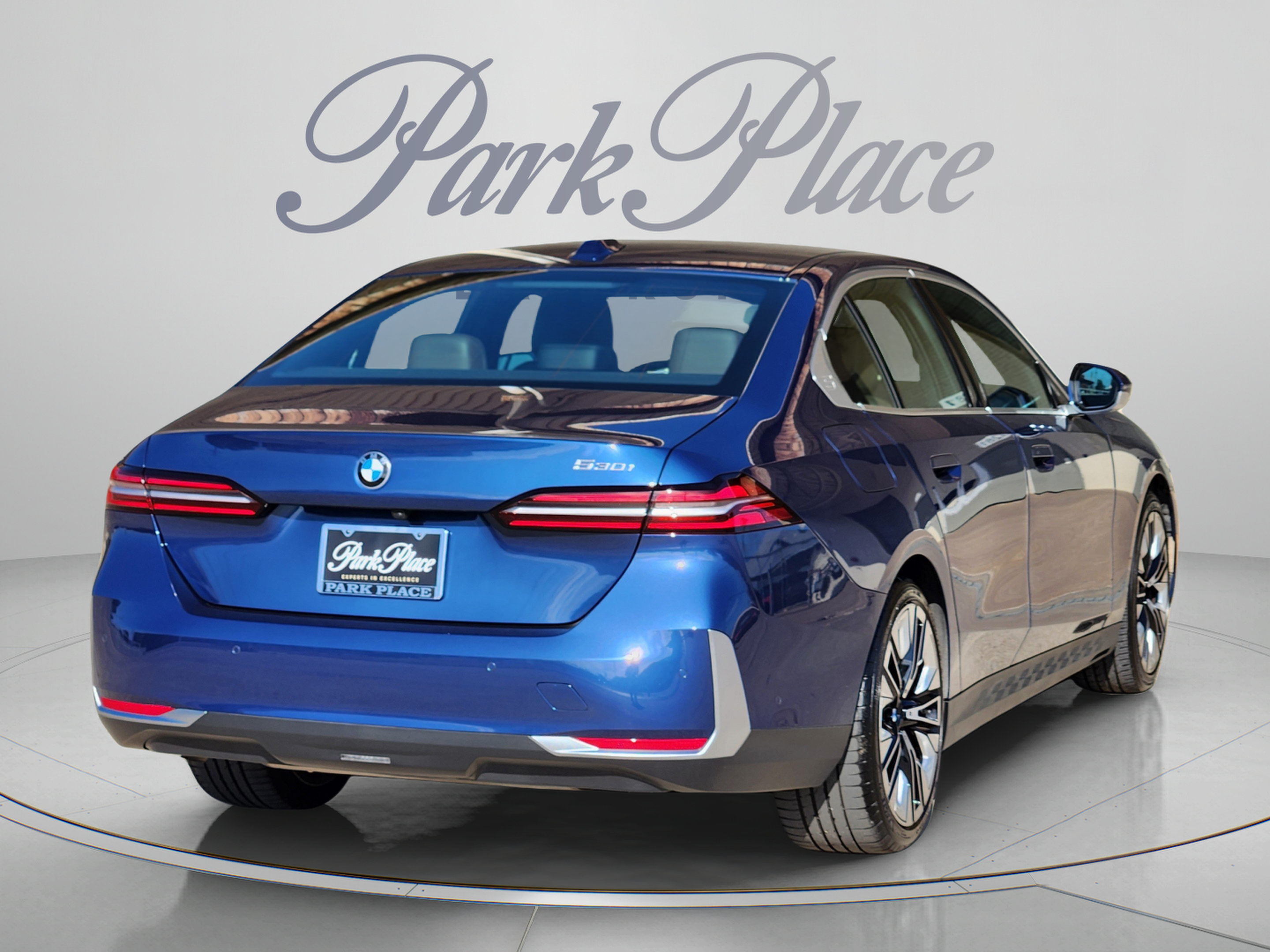 Used 2024 BMW 530i w/ Convenience Package RWD image 6