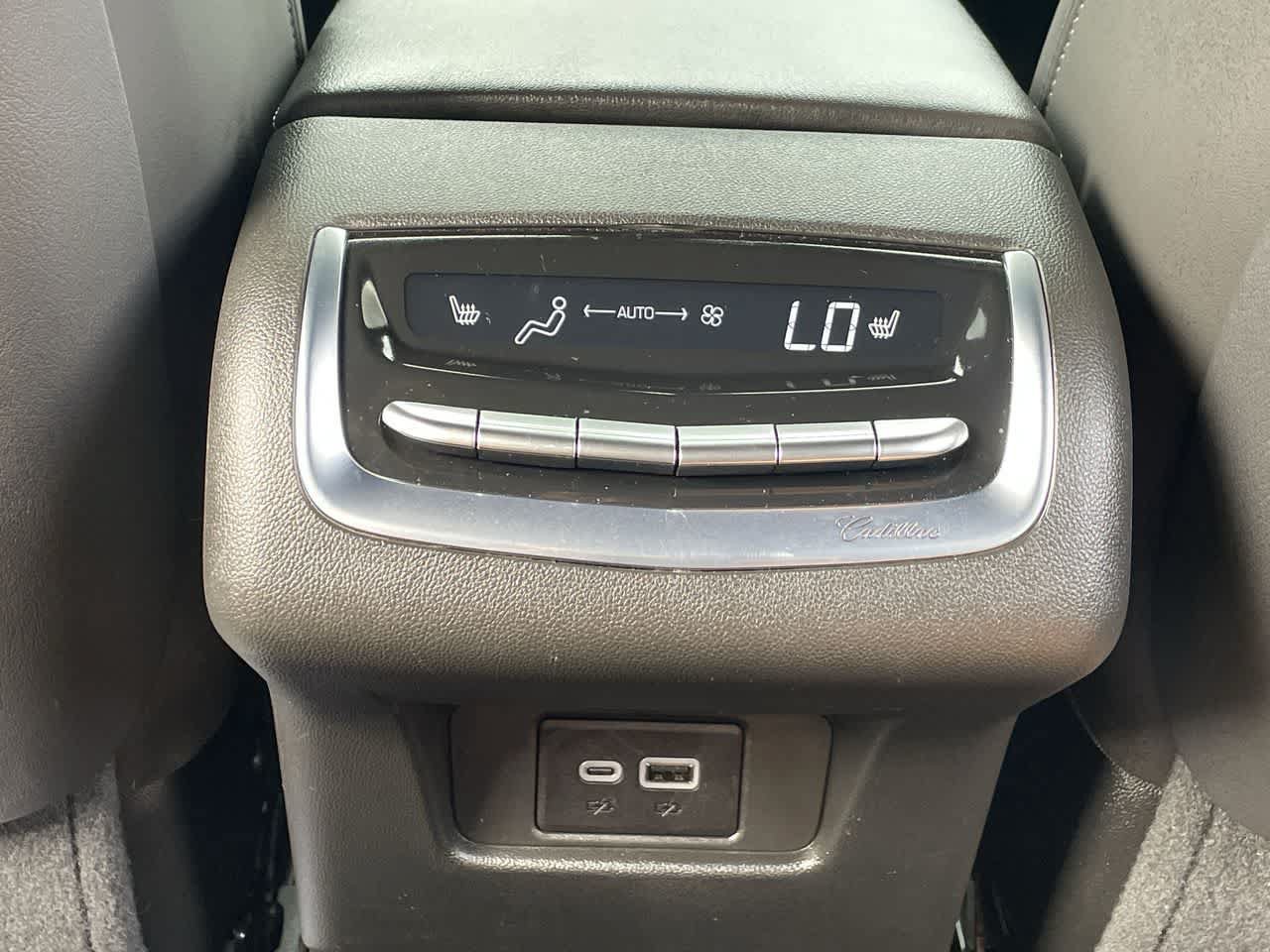Certified 2025 Cadillac XT6 Premium Luxury AWD/4WD image 23