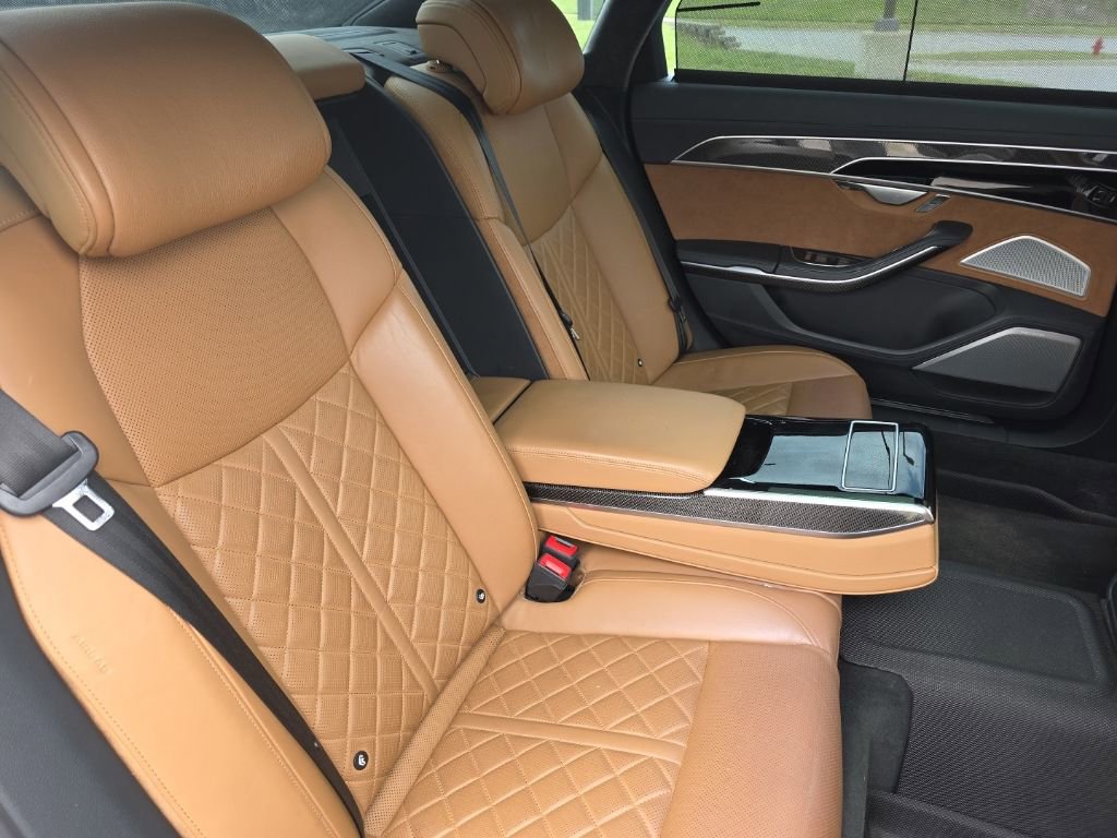 Used 2020 Audi S8 L image 22