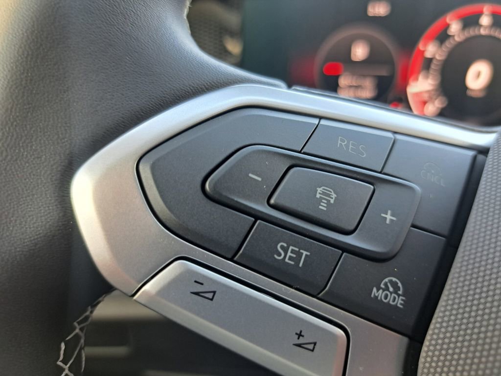 New 2026 Volkswagen Tiguan SE image 14