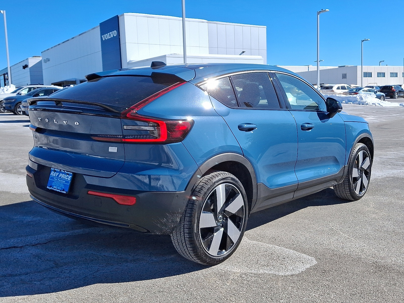 Certified 2023 Volvo C40 P8 Recharge Ultimate image 6