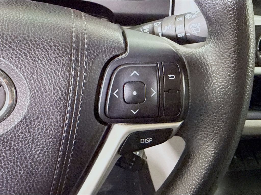 Used 2016 Toyota Highlander LE image 20