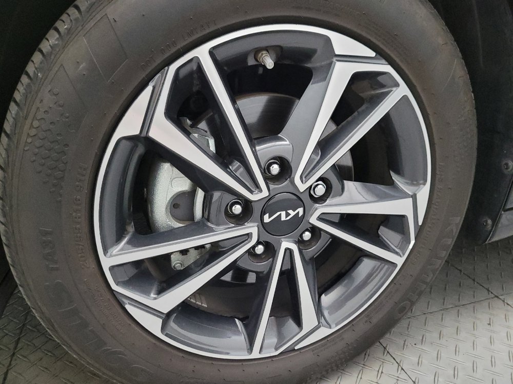 Used 2024 Kia Forte LXS image 31