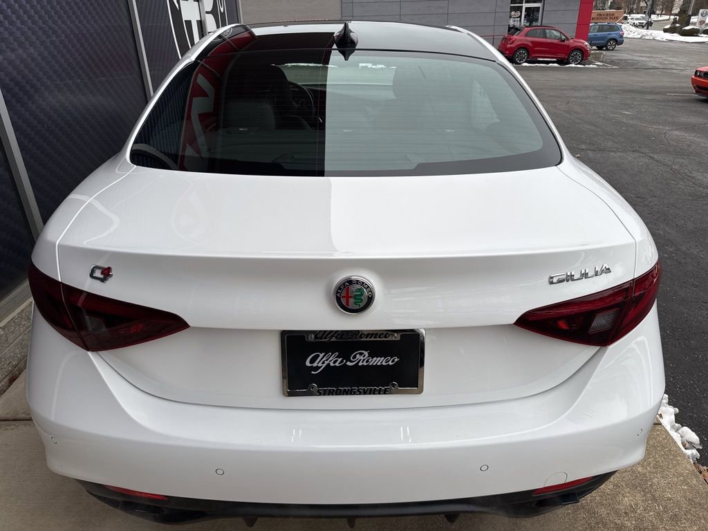 Used 2022 Alfa Romeo Giulia Veloce image 10