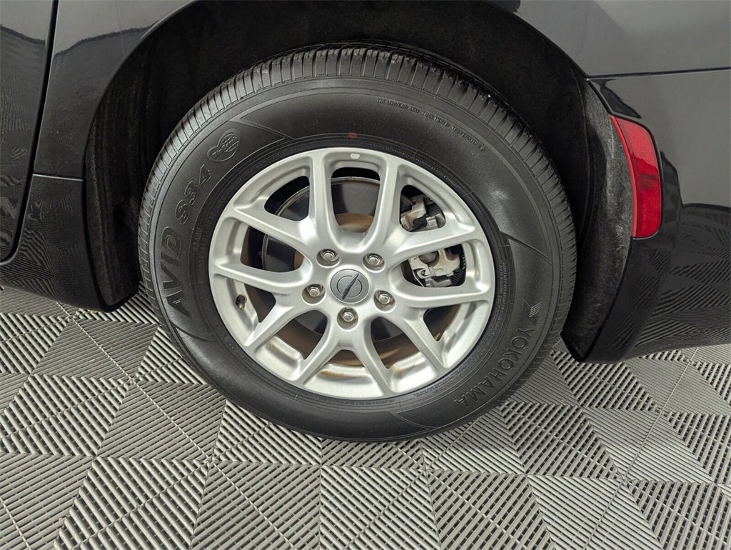 Used 2023 Chrysler Voyager LX image 19