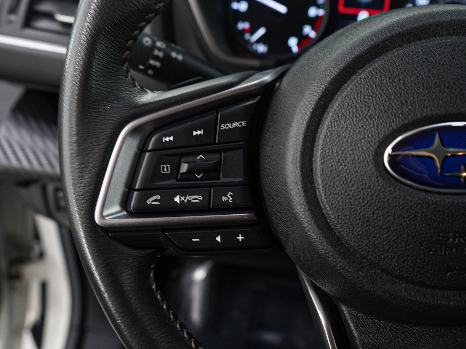 Used 2024 Subaru Ascent Premium w/ Convenience Package image 26