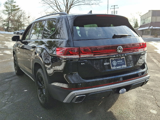Certified 2025 Volkswagen Atlas Peak Edition SE AWD/4WD image 8