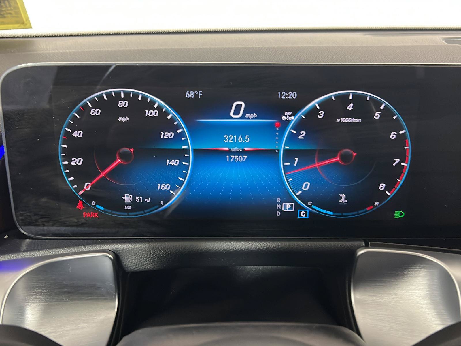 Used 2023 Mercedes-Benz GLB 250 4MATIC image 39