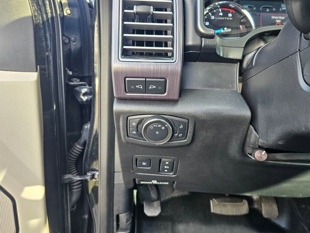 Used 2021 Ford F350 Limited w/ FX4 Off-Road Package image 30