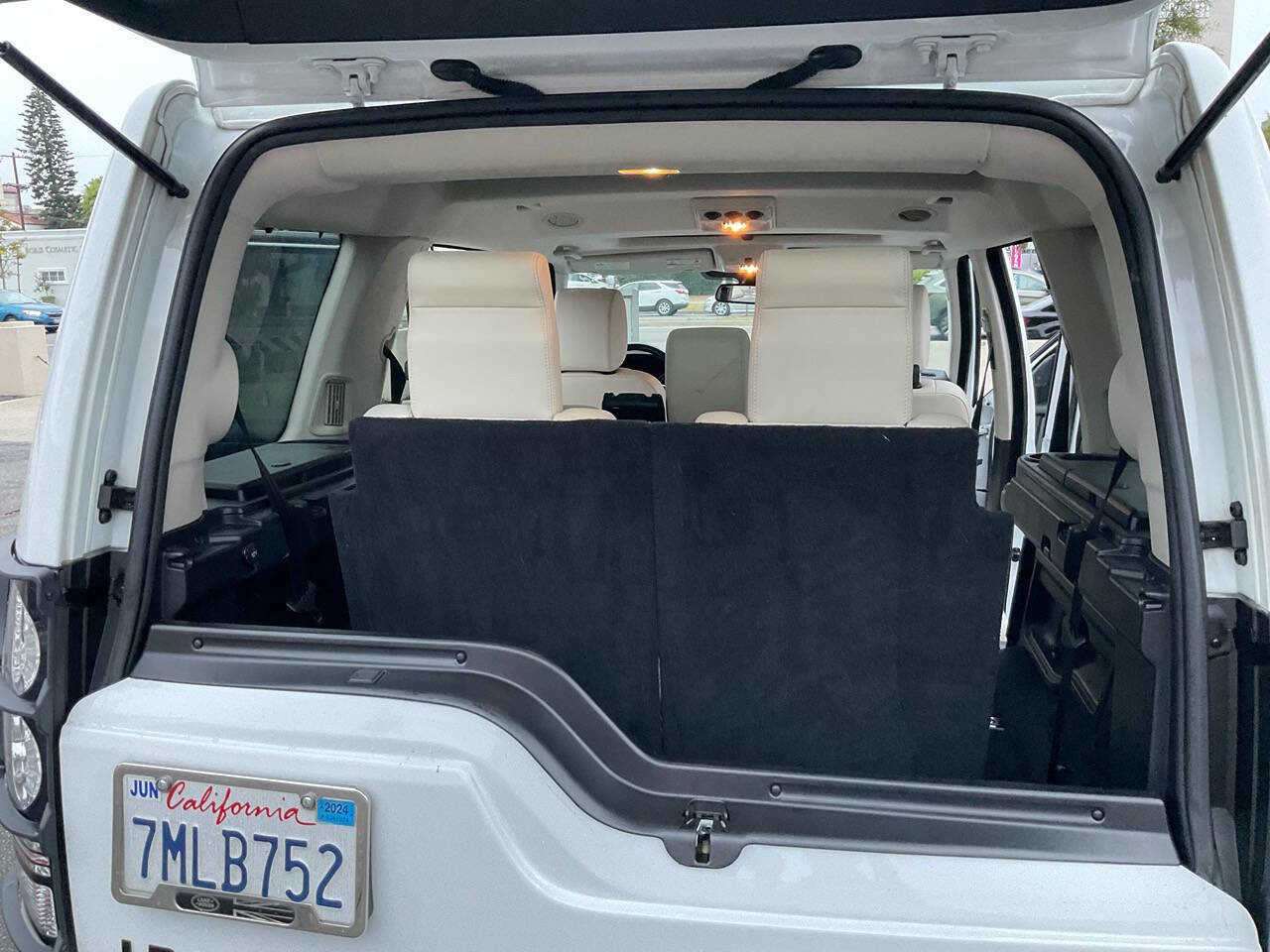 Used 2015 Land Rover LR4 HSE LUX image 15