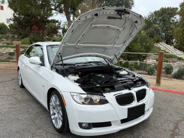 Used 2010 BMW 328i Convertible w/ Premium Pkg image 13