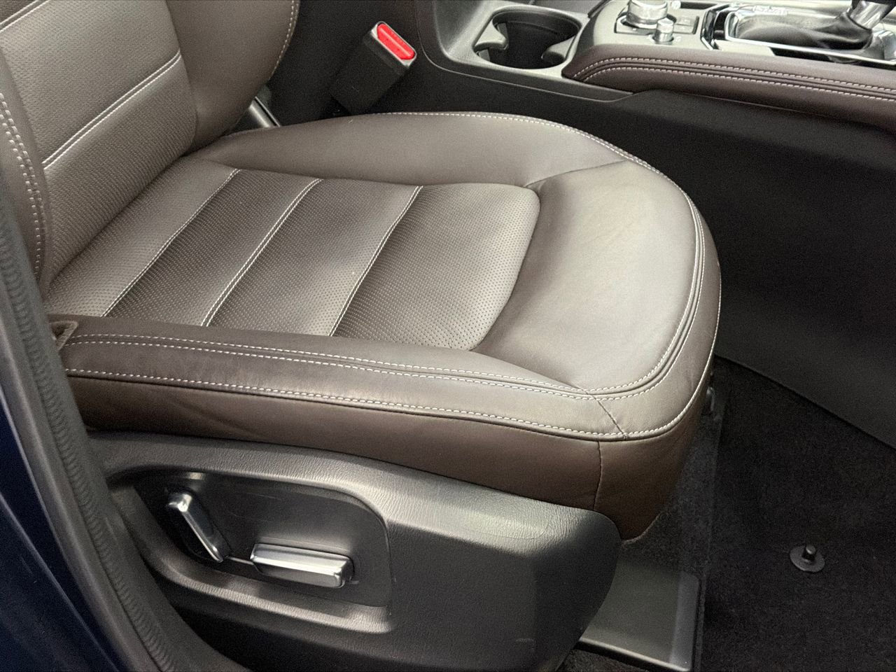 Used 2025 MAZDA CX-5 Signature image 12