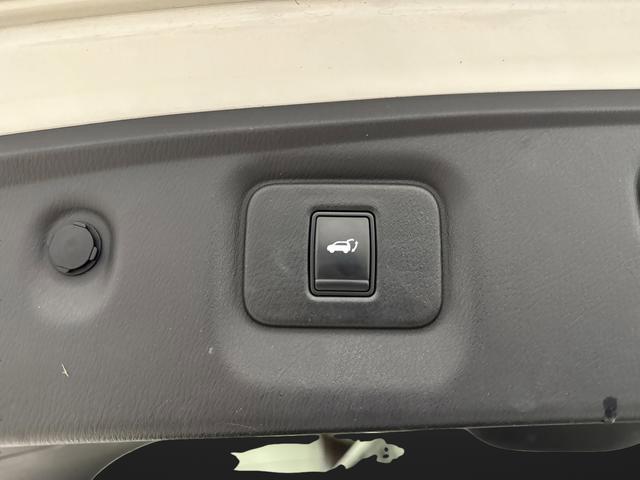 Used 2019 INFINITI QX60 Luxe w/ Essential Package image 16