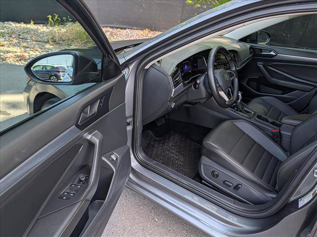 Used 2022 Volkswagen Jetta SE FWD image 19