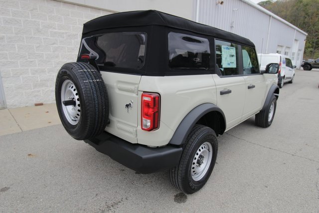 New 2025 Ford Bronco 4-Door image 12