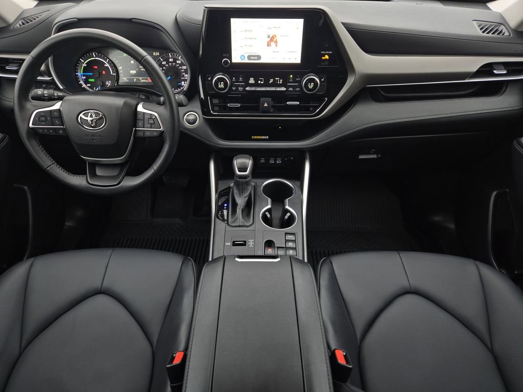 Used 2025 Toyota Highlander XLE AWD/4WD image 28