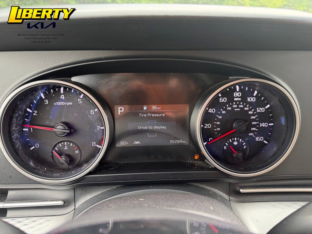 Used 2024 Kia Carnival LX FWD image 14