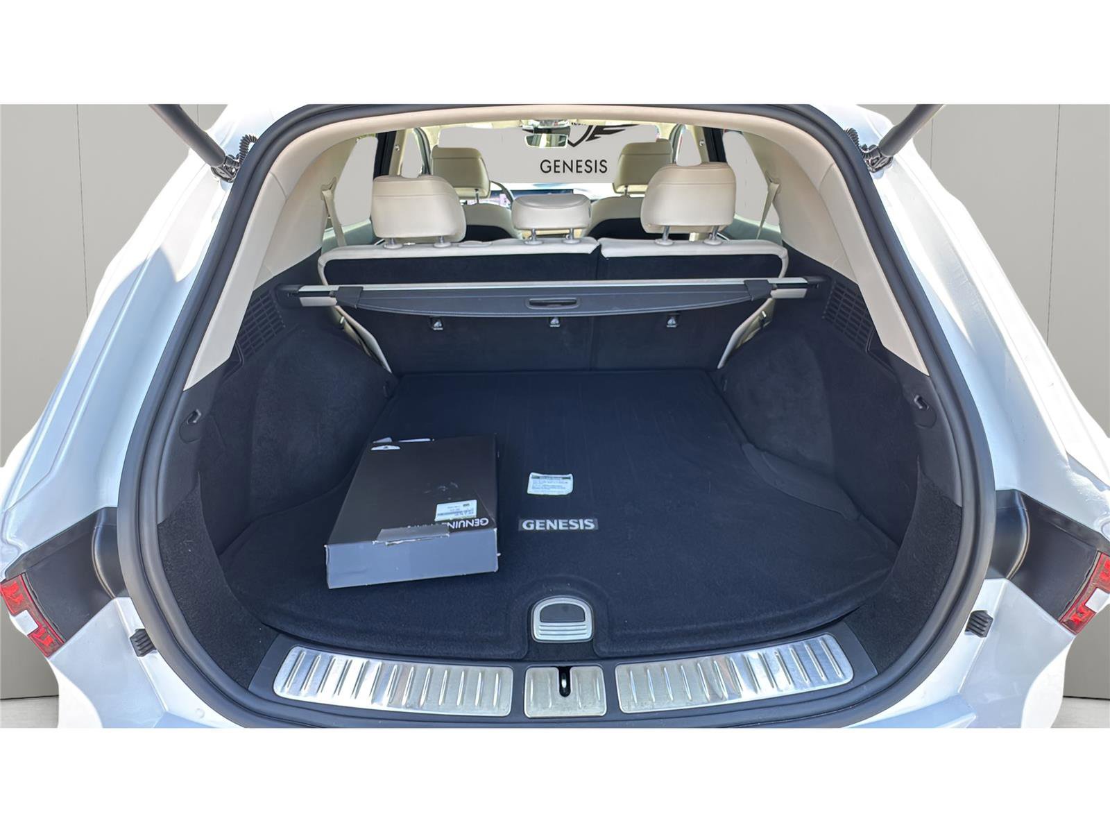 Used 2026 Genesis GV70 2.5T Select image 12