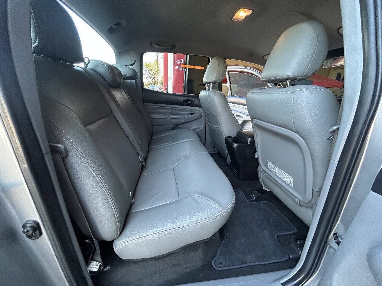 Used 2015 Toyota Tacoma PreRunner w/ SR5 Package RWD image 45