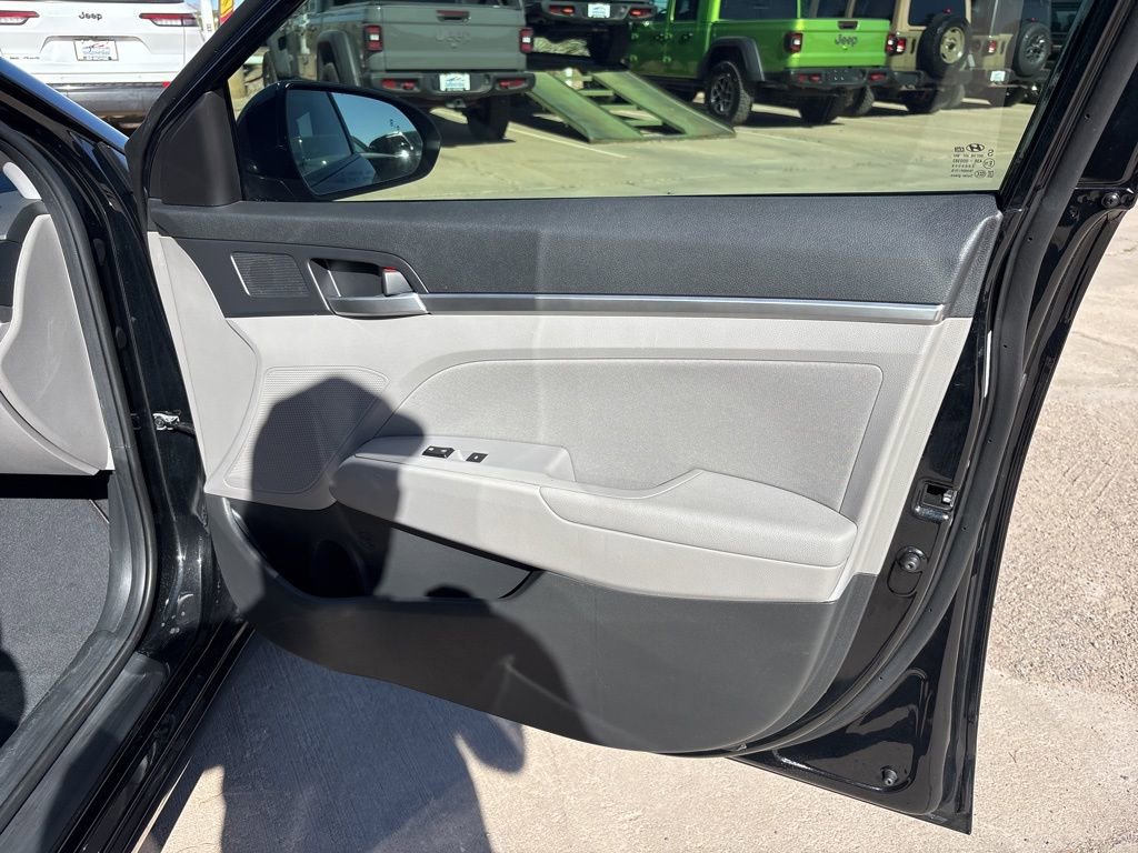 Used 2020 Hyundai Elantra Value Edition w/ Cargo Package (C1) image 25