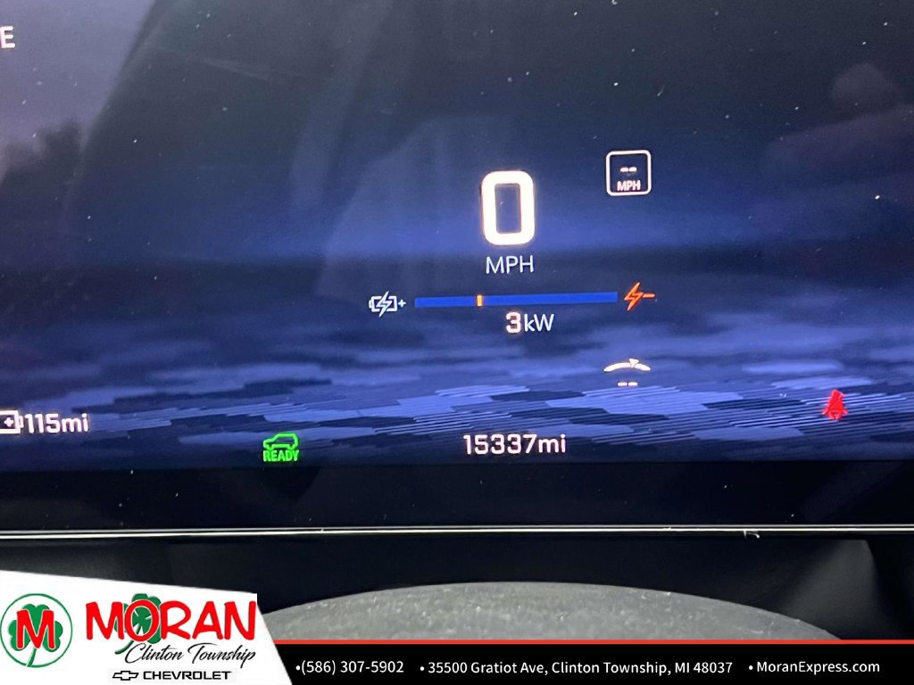 Certified 2024 Chevrolet Equinox EV RS FWD image 19