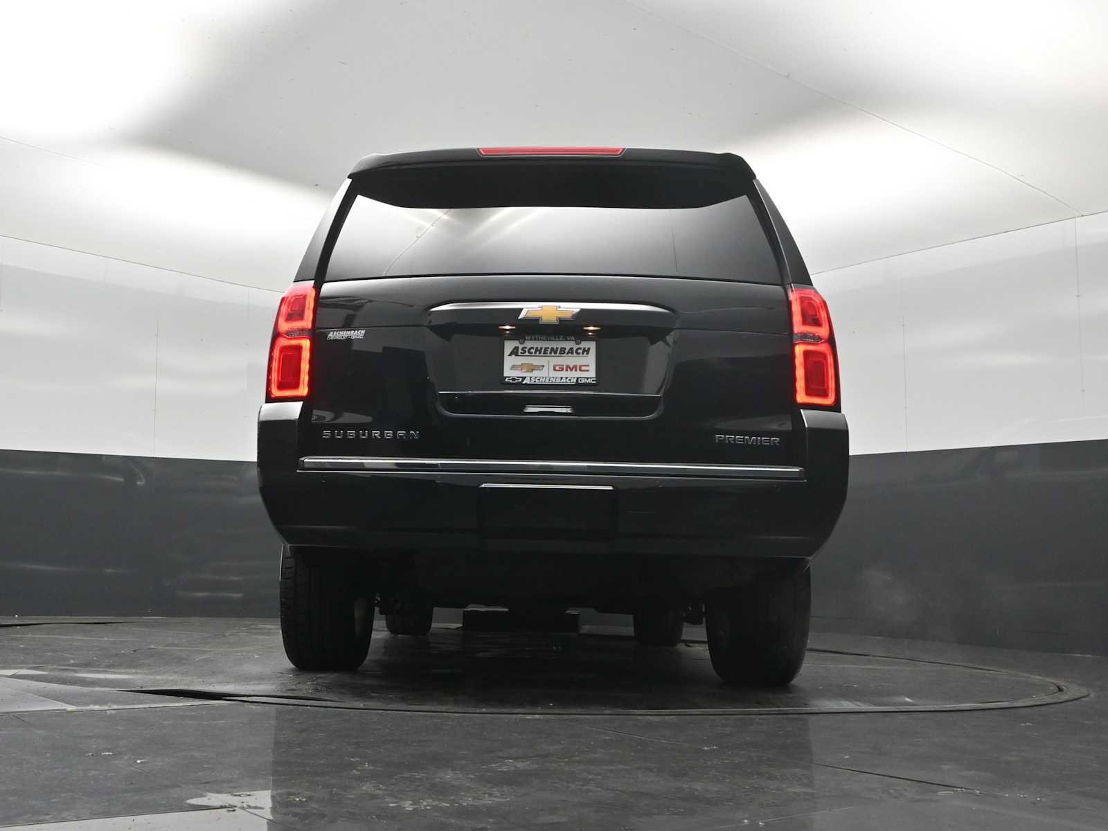 Used 2019 Chevrolet Suburban Premier AWD/4WD image 24