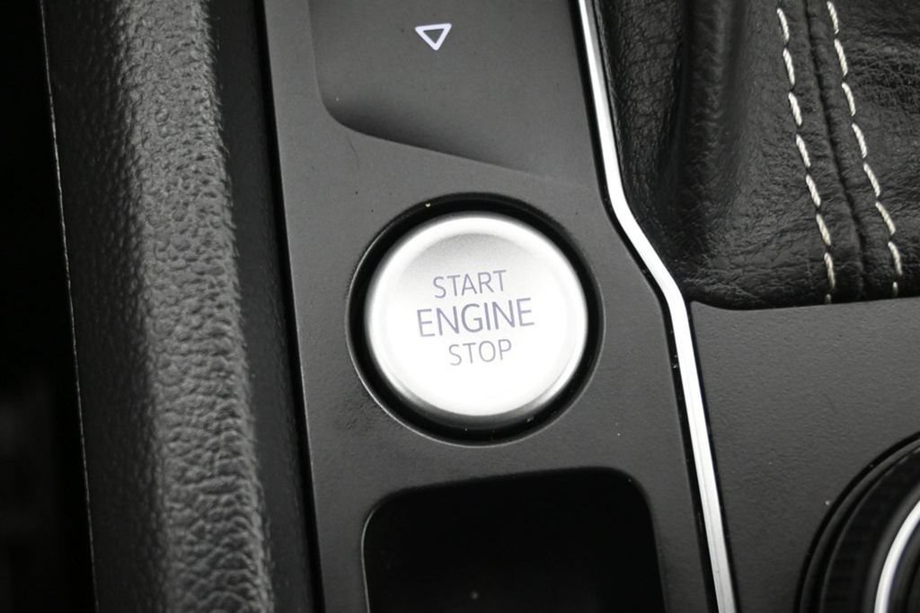 Used 2023 Volkswagen Atlas SEL AWD/4WD image 19