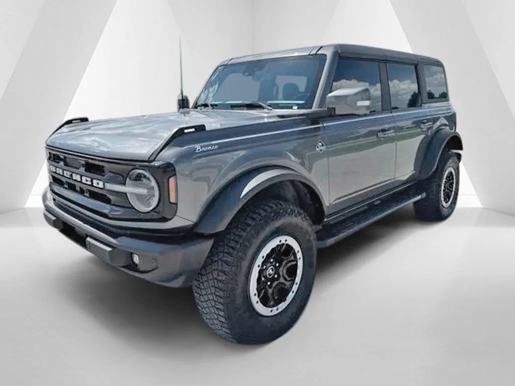 Used 2023 Ford Bronco Outer Banks w/ Sasquatch Package AWD/4WD image 3