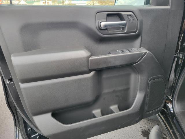 Used 2026 Chevrolet Silverado 1500 Custom w/ Turbomax Blackout Package AWD/4WD image 5