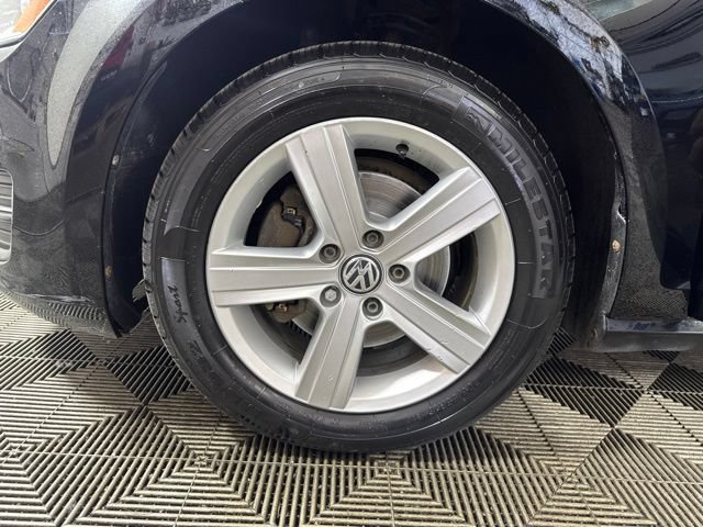 Used 2015 Volkswagen Golf TDI S FWD image 10