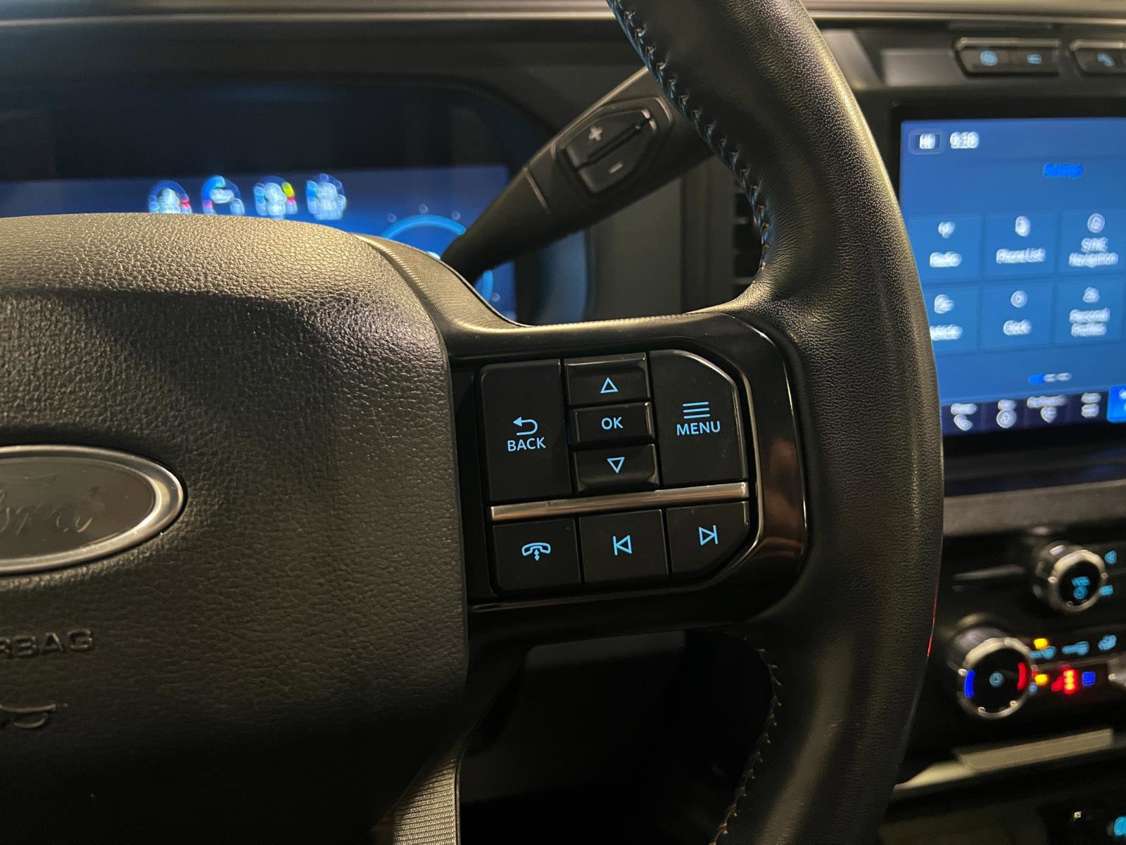 Used 2023 Ford F350 Platinum w/ Tremor Off-Road Package image 14