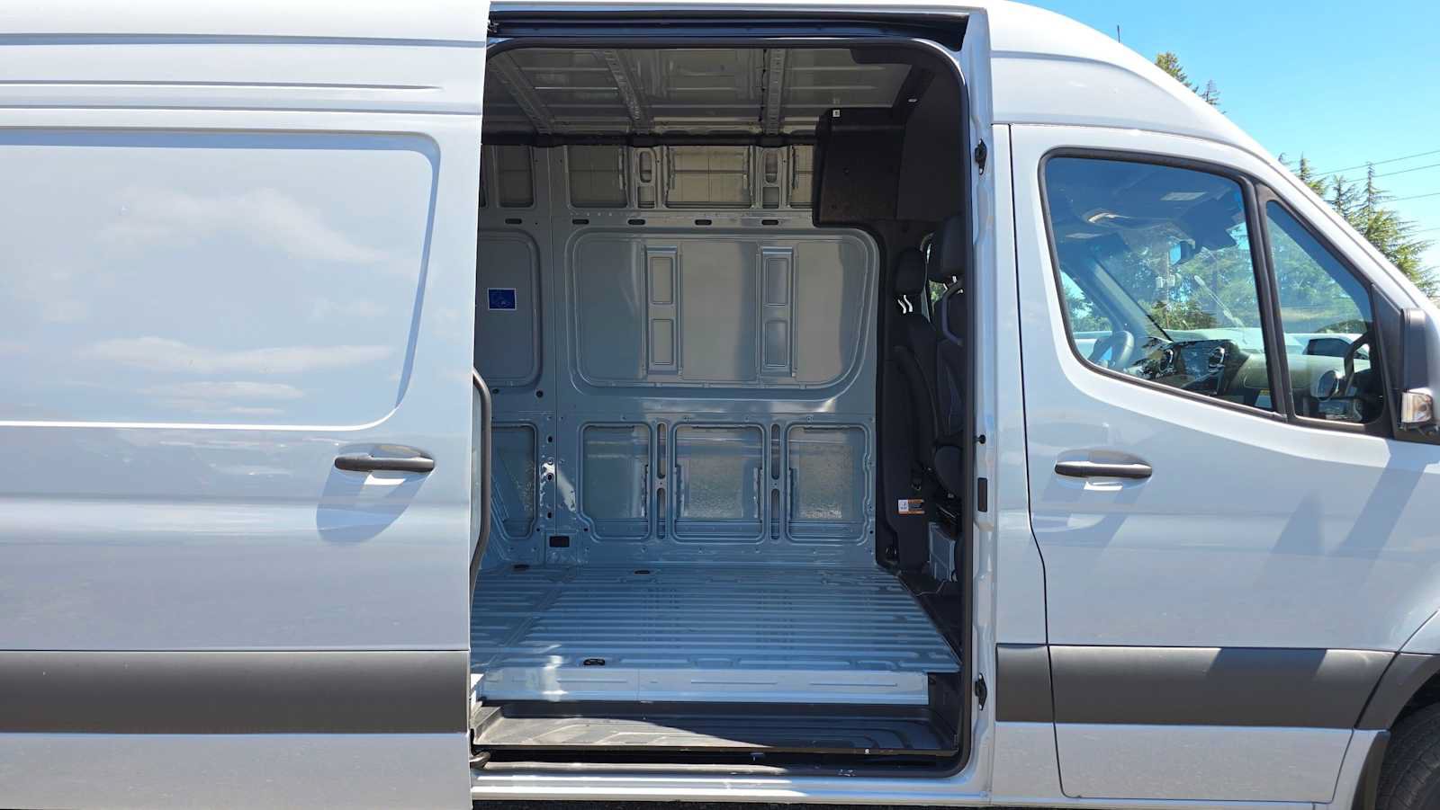 Used 2026 Mercedes-Benz Sprinter 2500 image 14