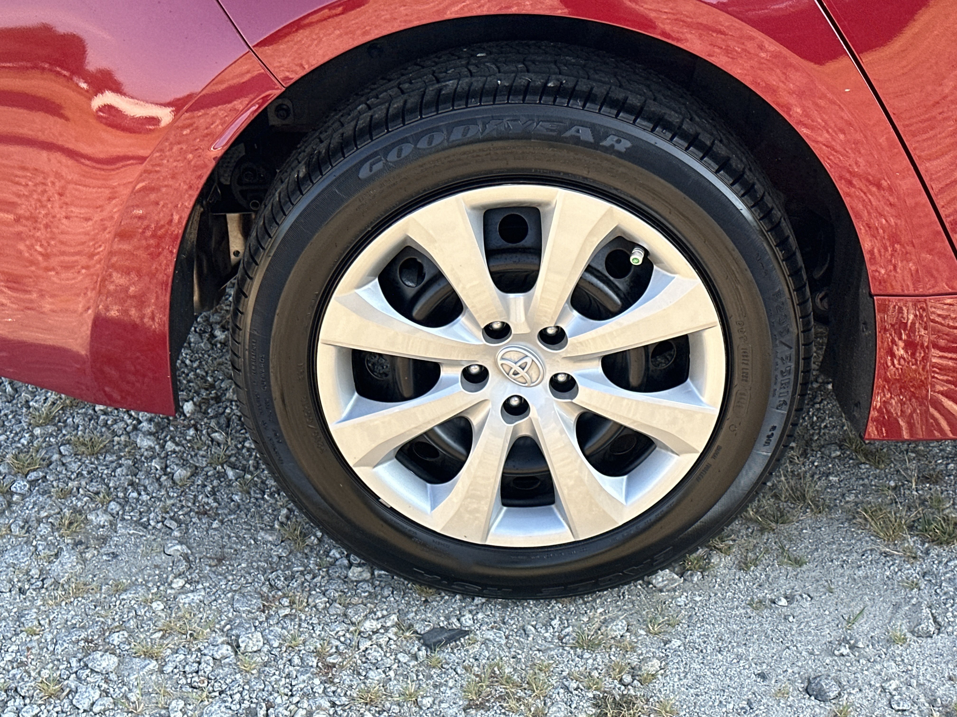 Used 2024 Toyota Corolla LE FWD image 17