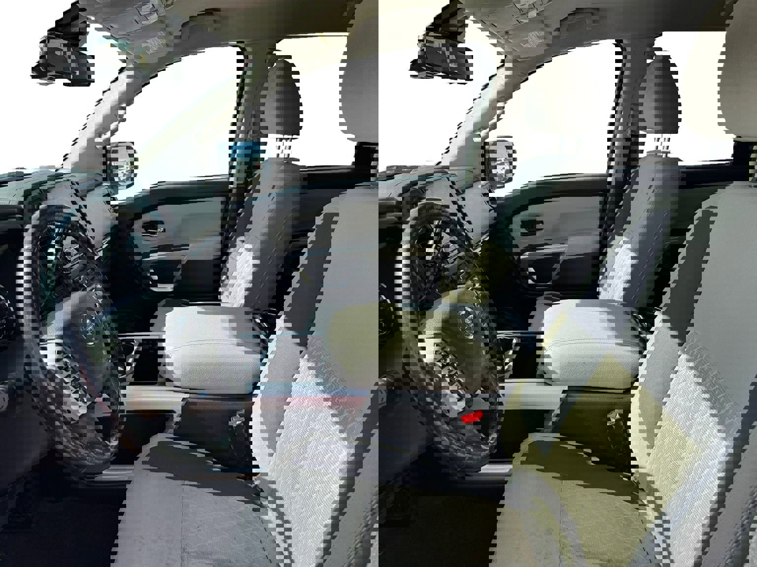 Used 2022 Nissan Titan SV w/ SV Convenience Package image 10