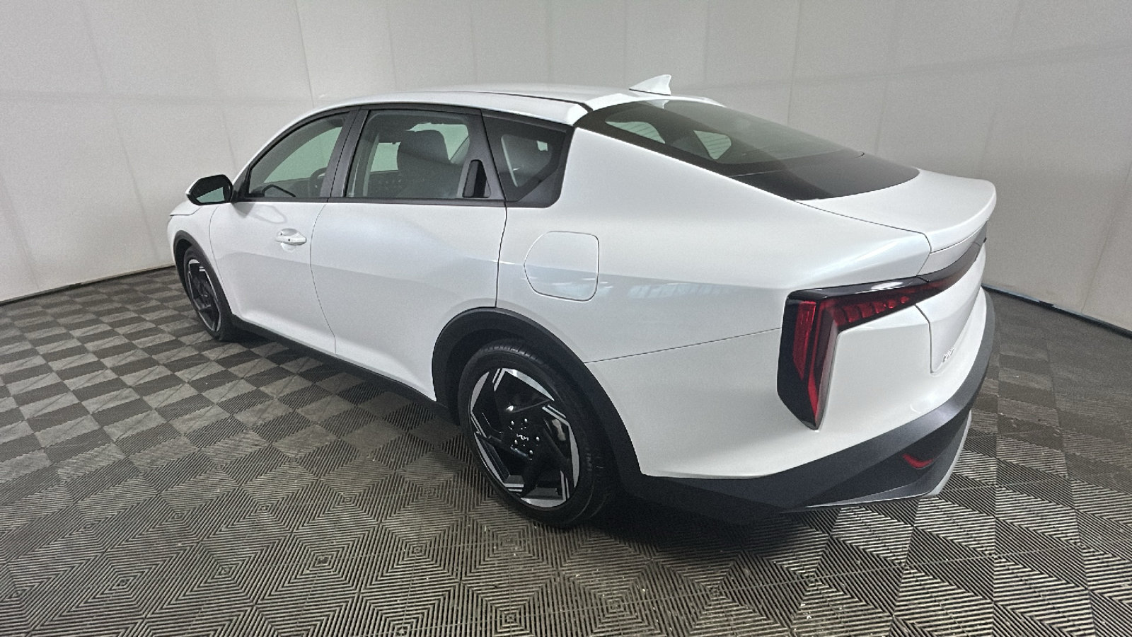 Used 2025 Kia K4 EX FWD image 3