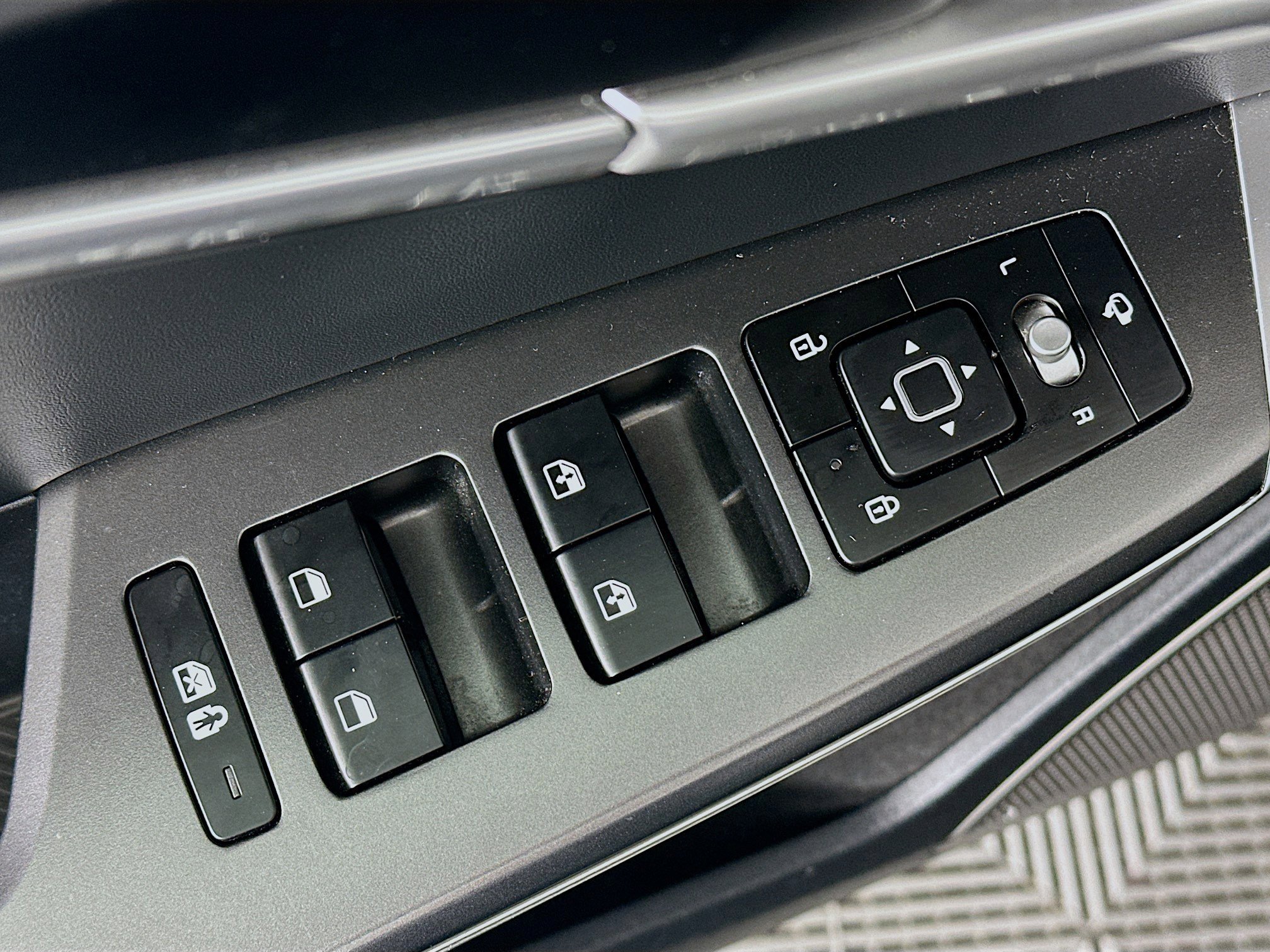 Used 2024 Kia EV6 Wind RWD image 15