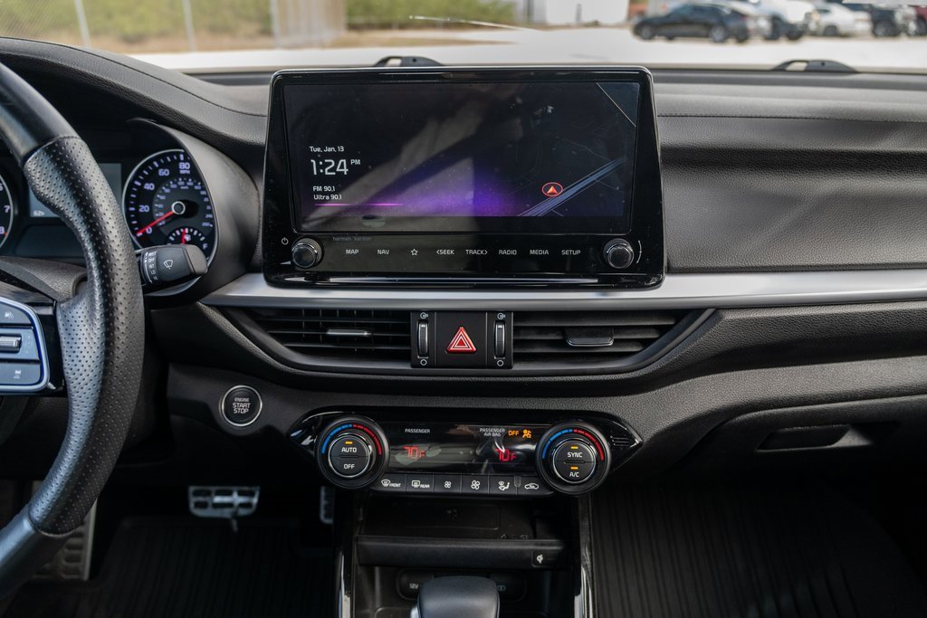 Used 2024 Kia Forte GT-Line w/ GT-Line Premium Package image 19