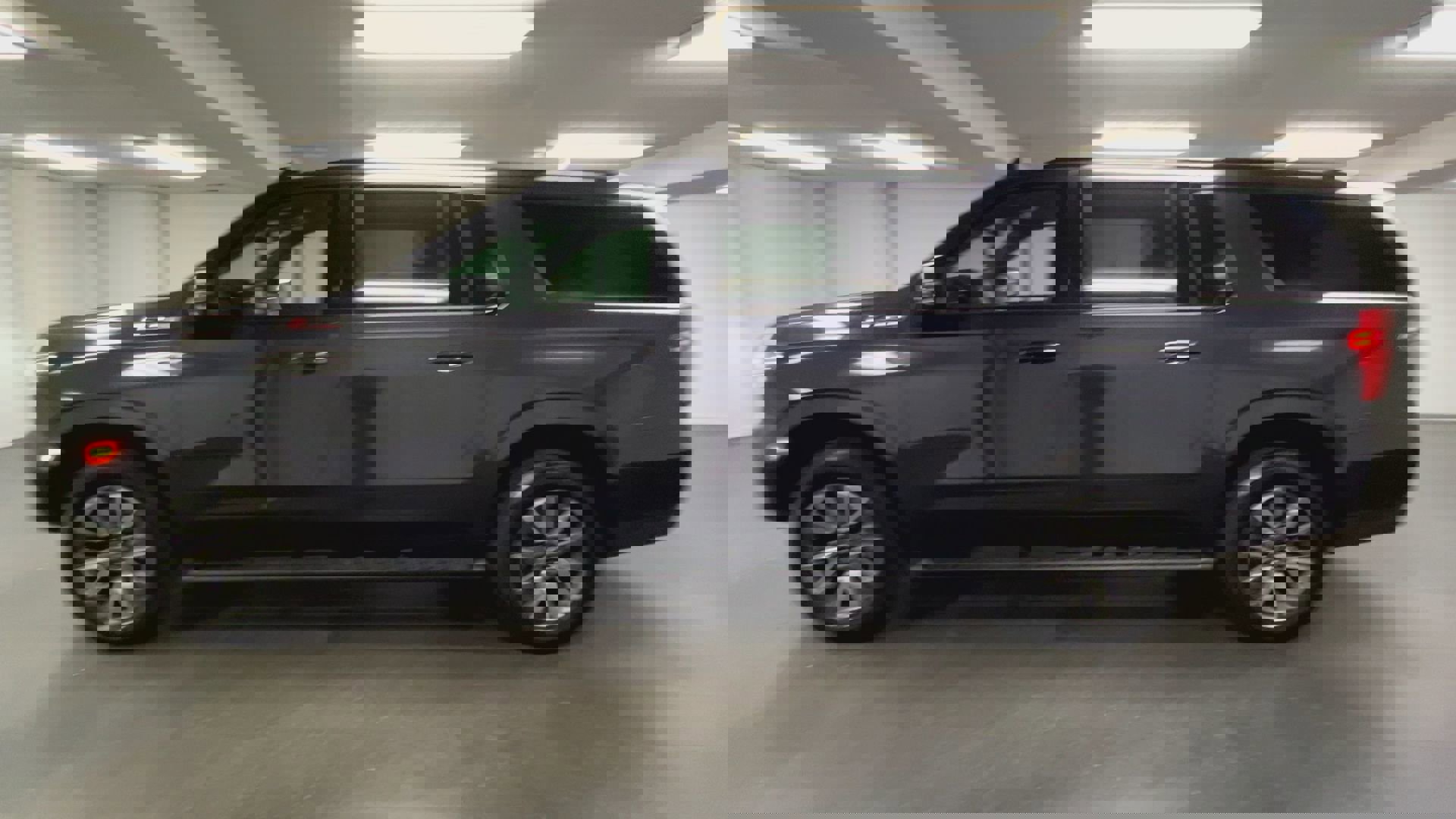 Used 2023 Chevrolet Suburban Z71 w/ Luxury Package image 75