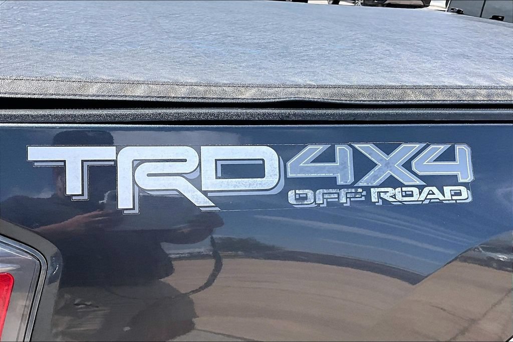 Used 2020 Toyota Tacoma TRD Off-Road w/ Technology Package AWD/4WD image 32