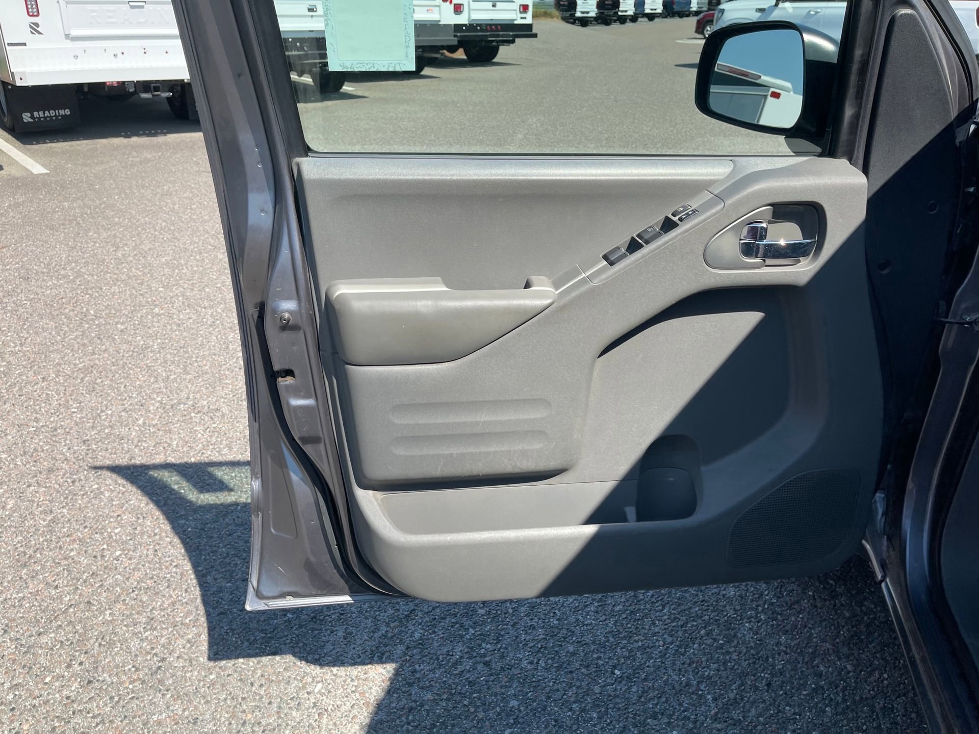 Used 2018 Nissan Frontier SV w/ Value Truck Package image 11