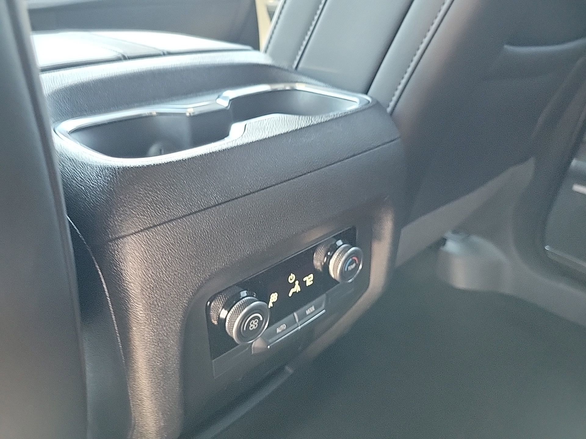 Used 2025 Buick Enclave Preferred FWD image 23