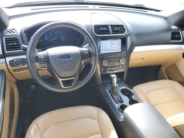 Used 2017 Ford Explorer XLT w/ Equipment Group 202A image 12